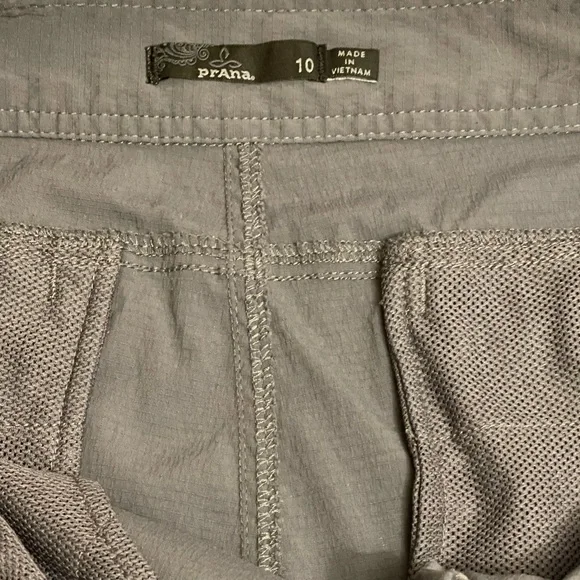 prAna Women's Jasmine Knicker, Belted Adjustable Waist
Gray, Size 10 - Picture 10 of 15